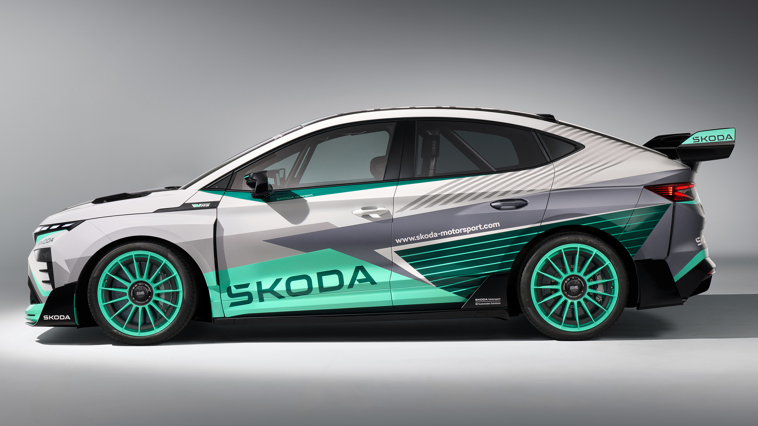 Skoda Enyaq RS Race concept - side profile