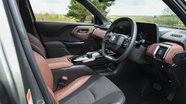 Suzuki e Vitara - interior