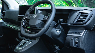 Vauxhall Vivaro Electric Pro - dash