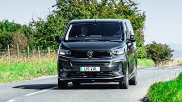 Vauxhall Vivaro Electric Pro - front cornering