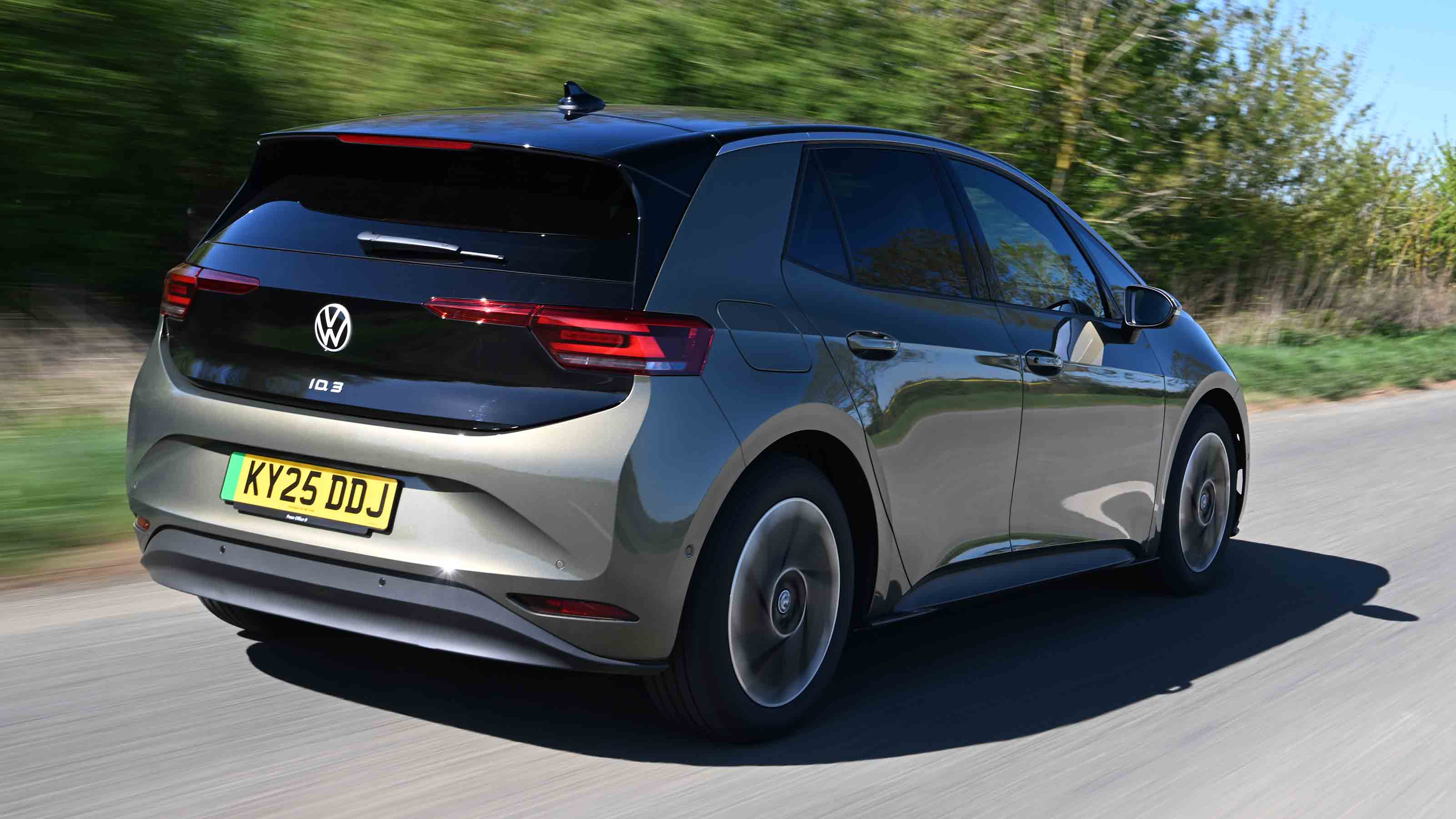 Volkswagen ID.3 - rear tracking, alt