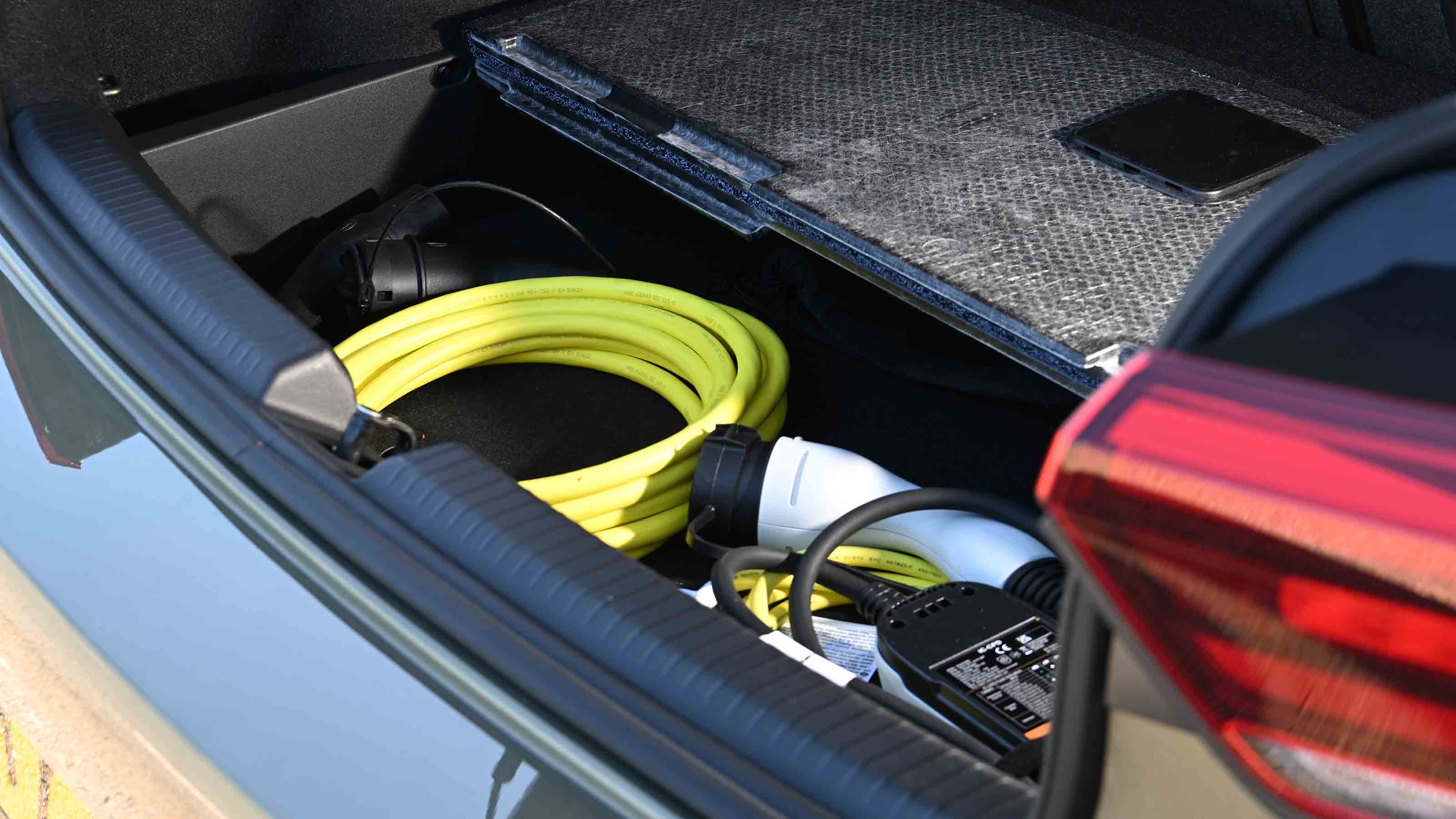 Volkswagen ID.3 -  underfloor storage