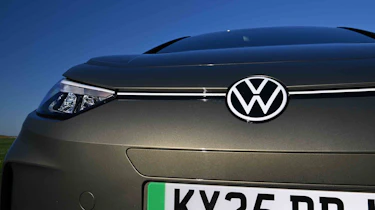 Volkswagen ID.3 - grille badge, detail