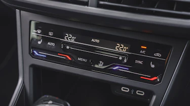 Volkswagen Polo - climate controls
