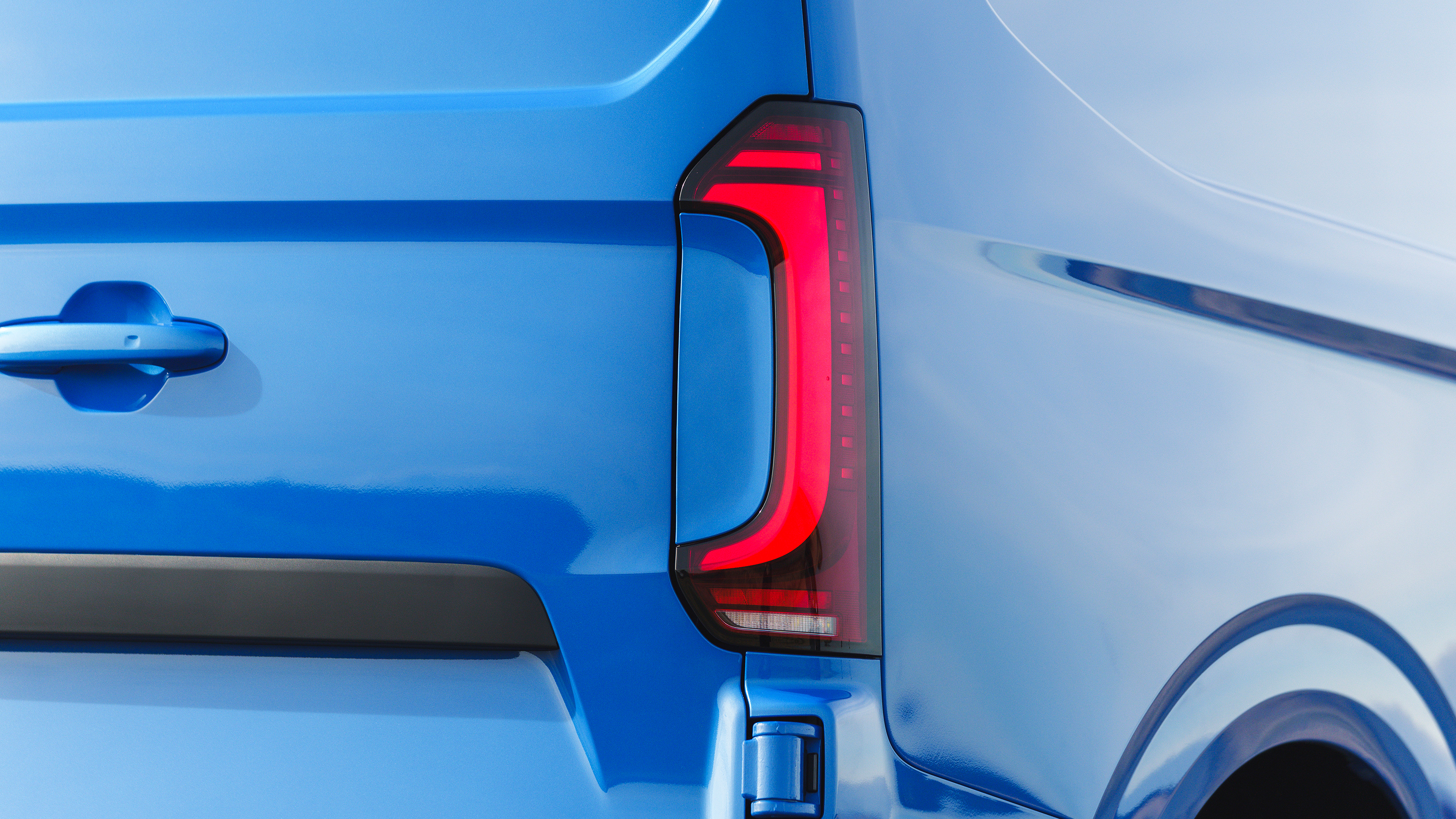 Volkswagen Transporter - tail light