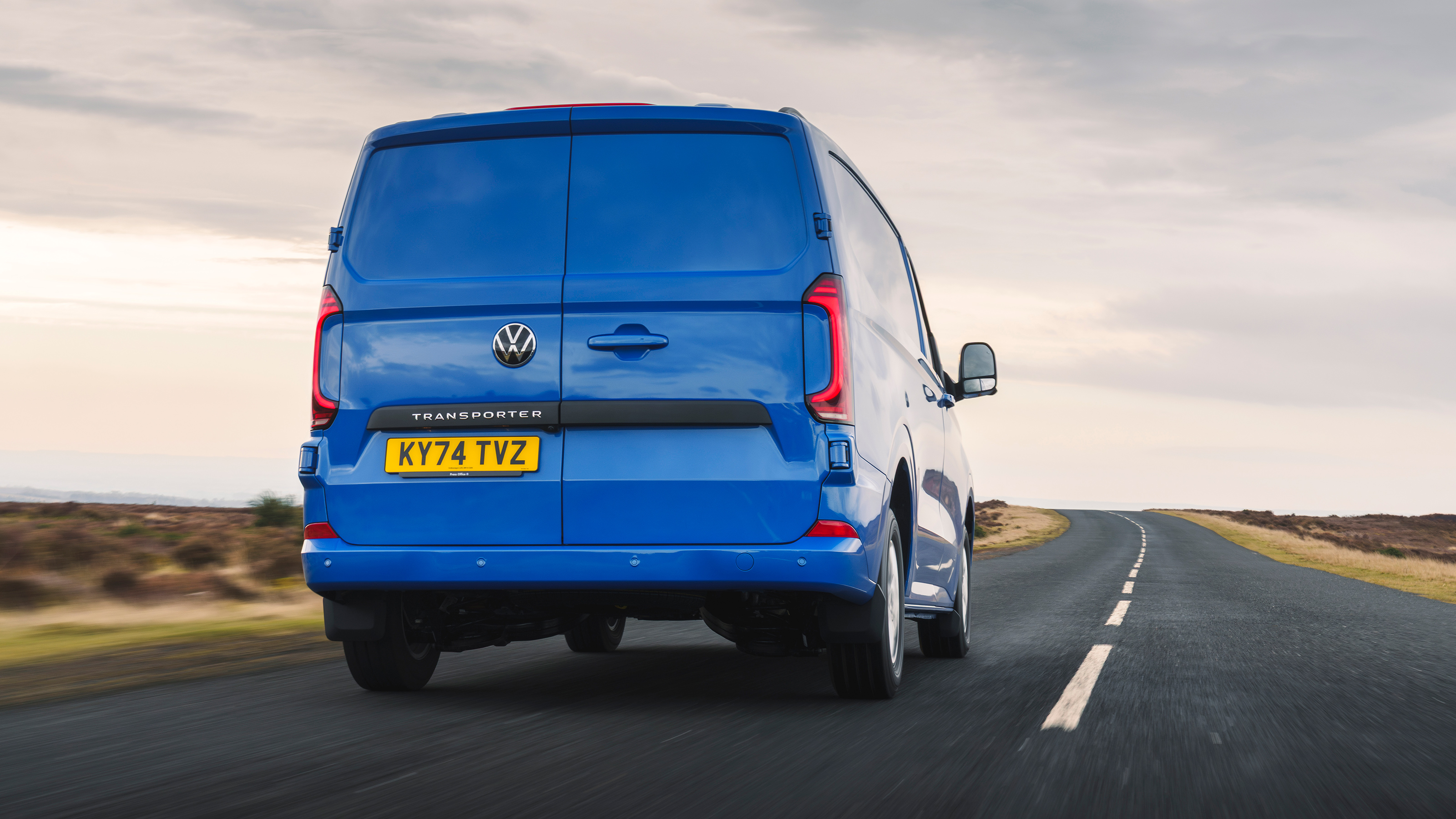 Volkswagen Transporter - rear tracking