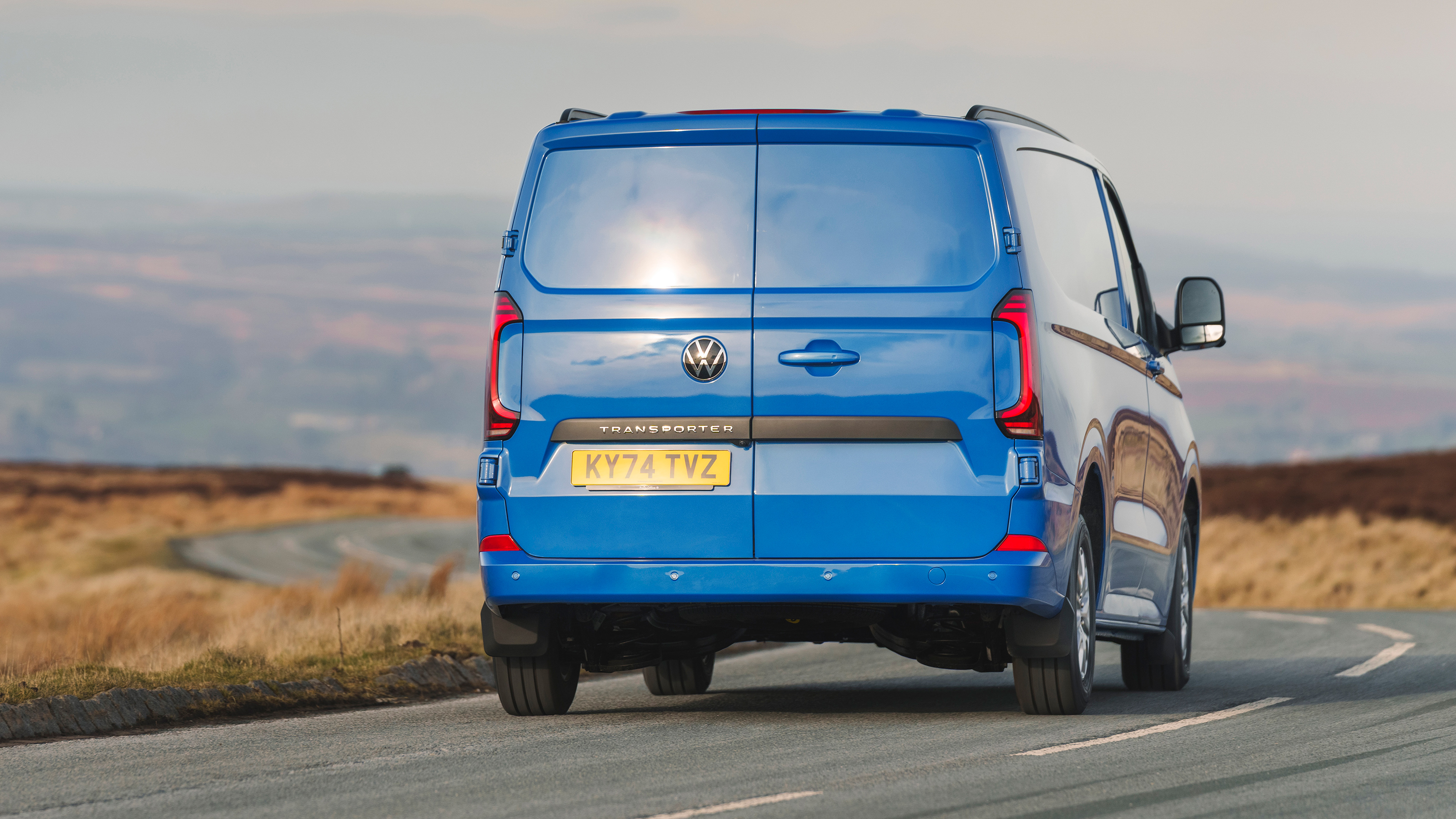 Volkswagen Transporter - rear cornering