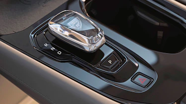 Volvo EM90 - controls
