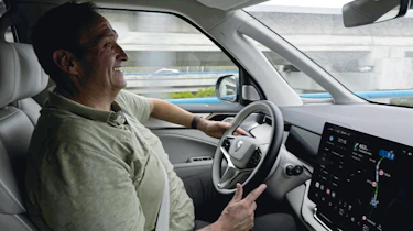 Volvo EM90 - driving