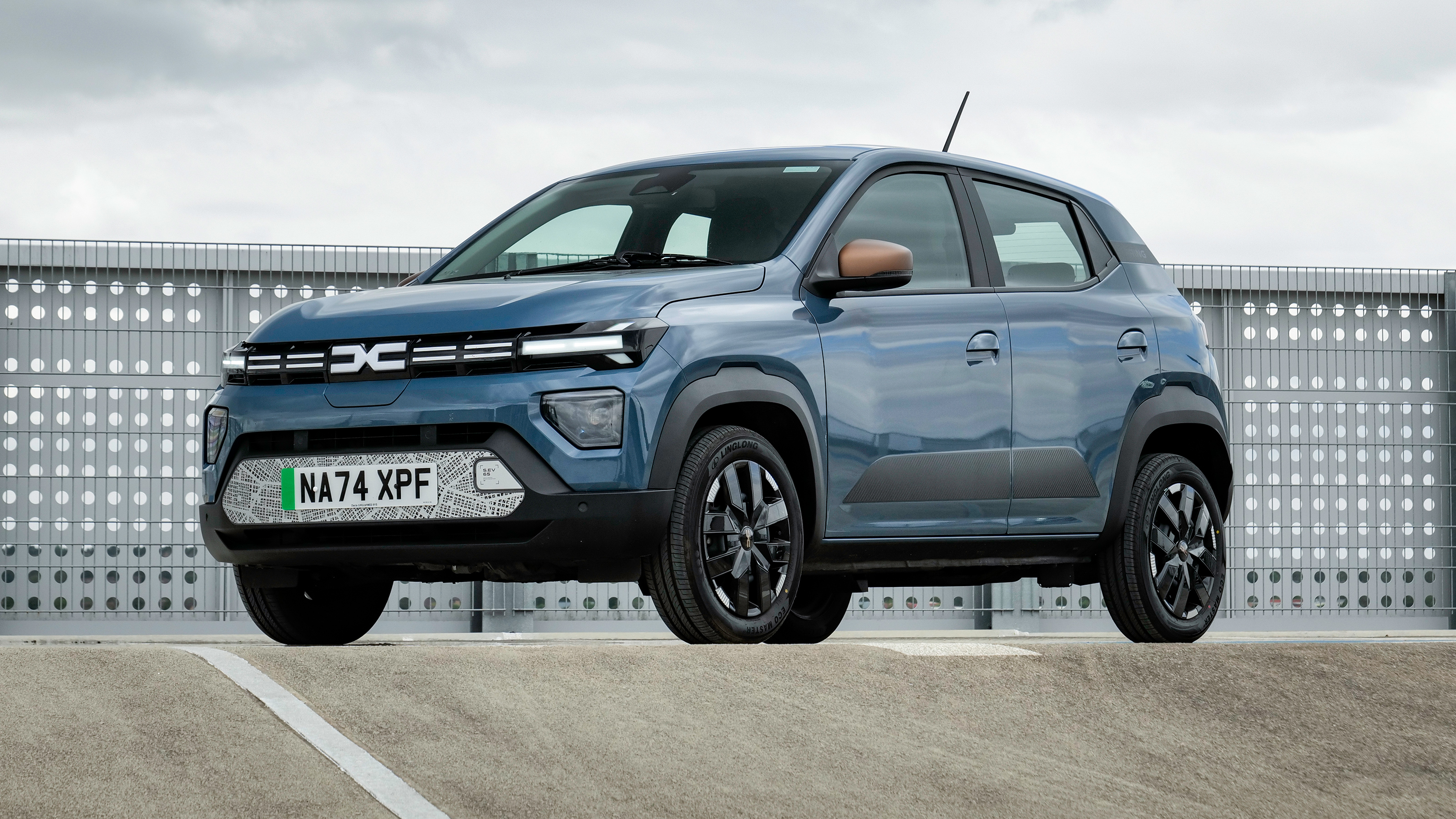 Dacia Spring - front static
