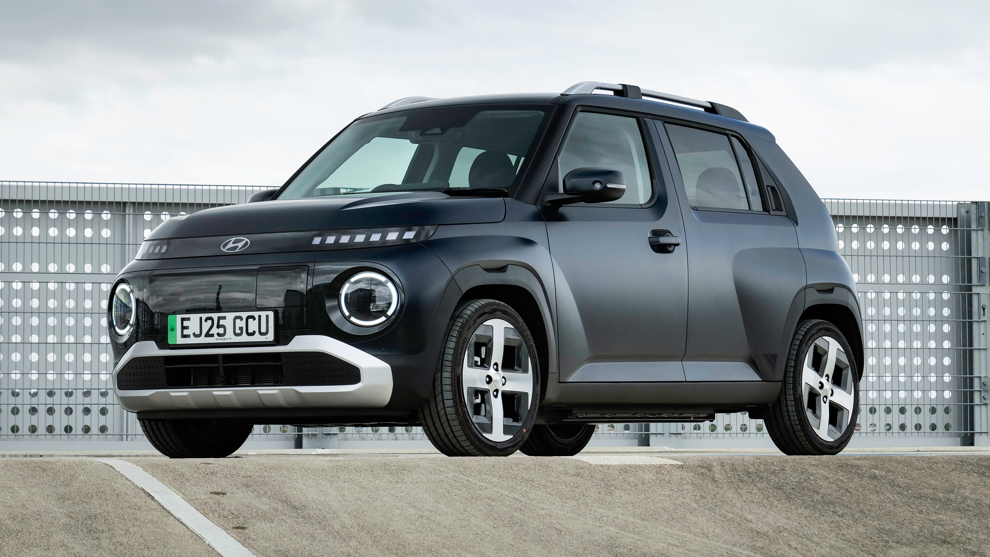Hyundai Inster - front static