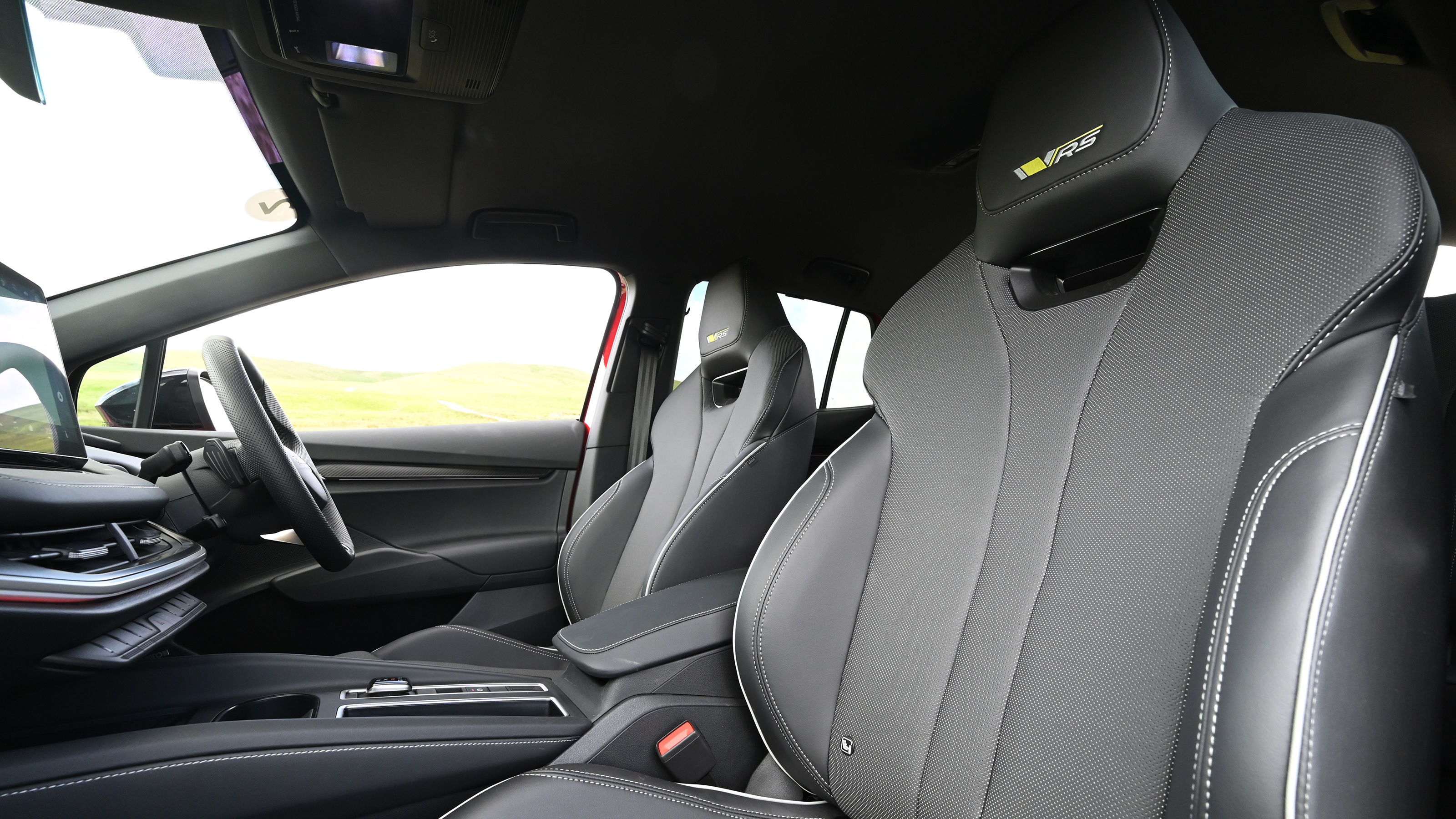 Skoda Enyaq vRS - front seats