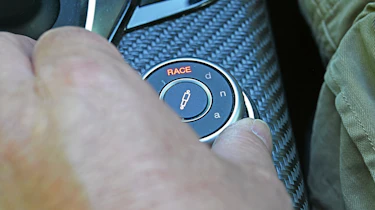 Alfa Romeo Giulia Quadrifoglio long-term - mode selector