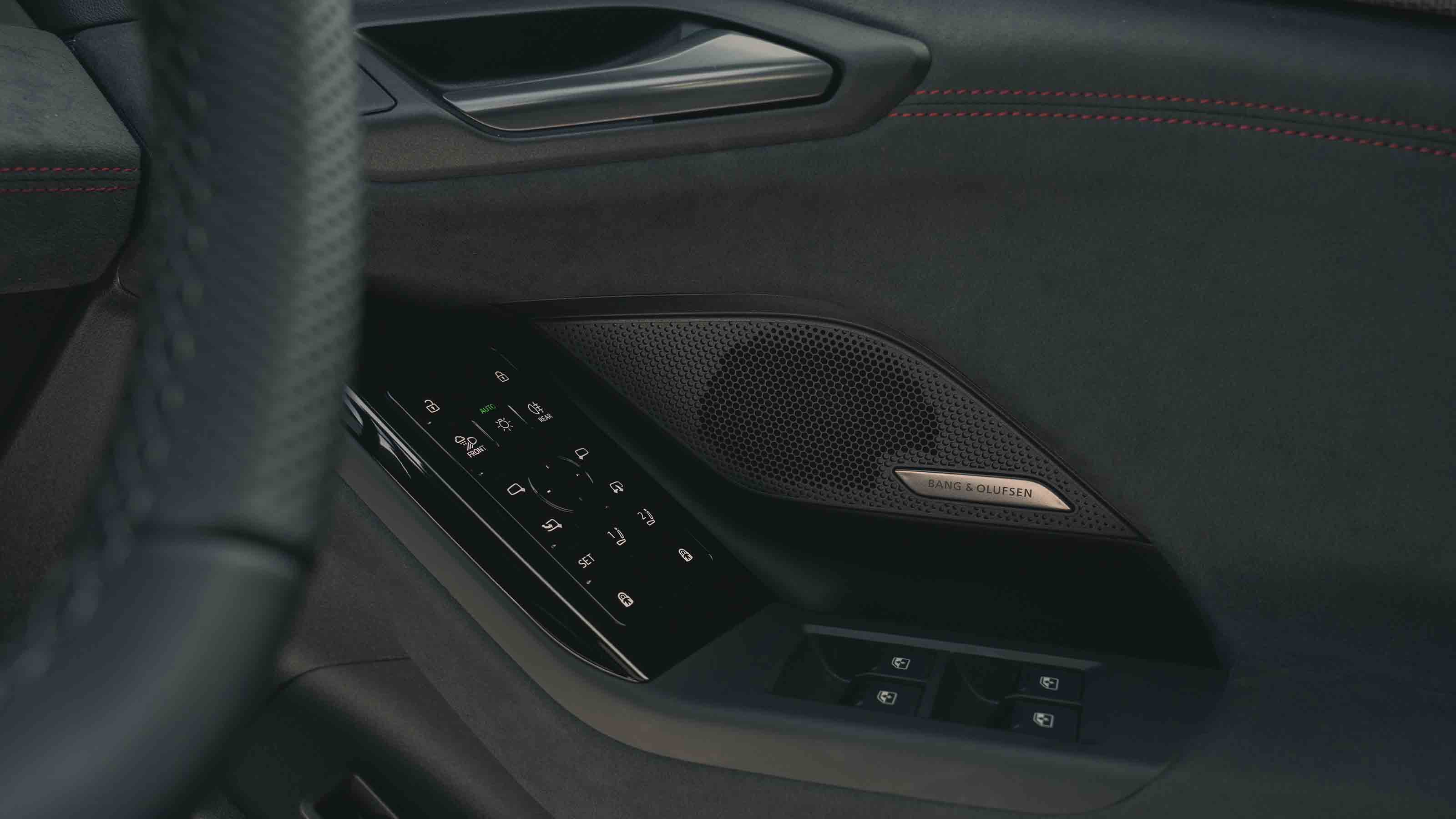 Audi A6 e-tron - Bang &amp; Olufsen speaker grille