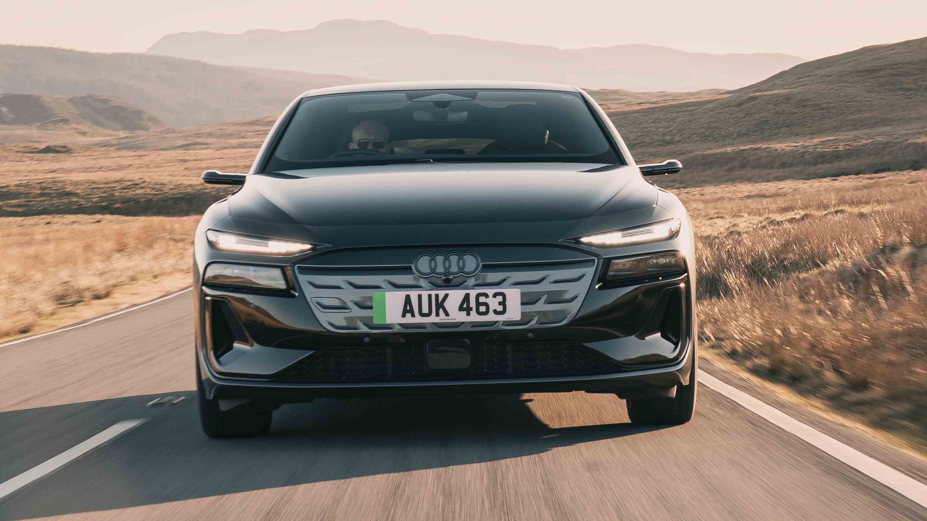Audi A6 e-tron - front tracking
