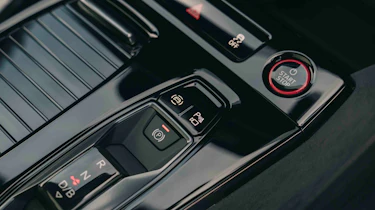Audi A6 e-tron - start button