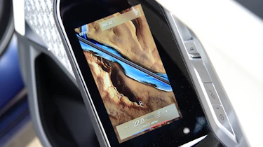 BMW i7 - rear passenger screen