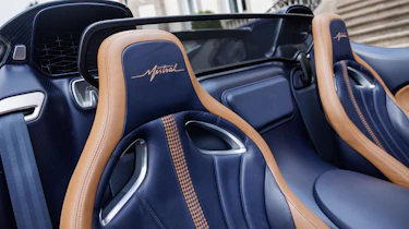 Bugatti Mistral - seats
