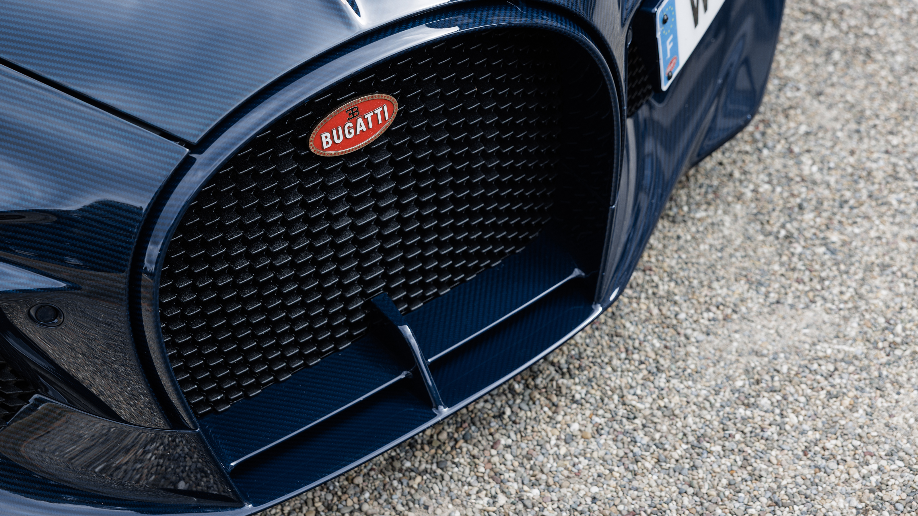 Bugatti Mistral - front grille