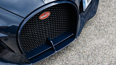 Bugatti Mistral - front grille