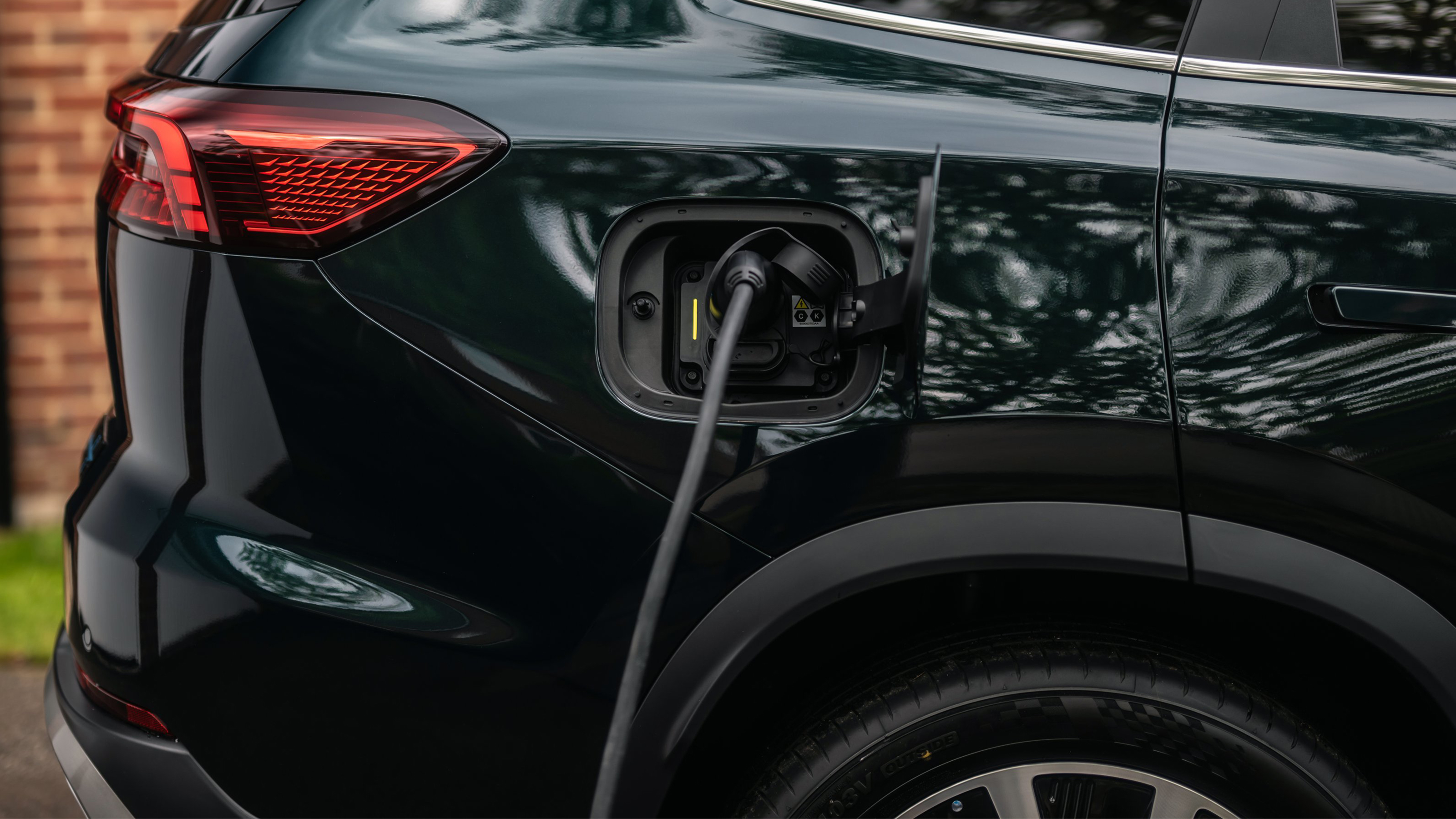 Chery Tiggo 8 - charging socket