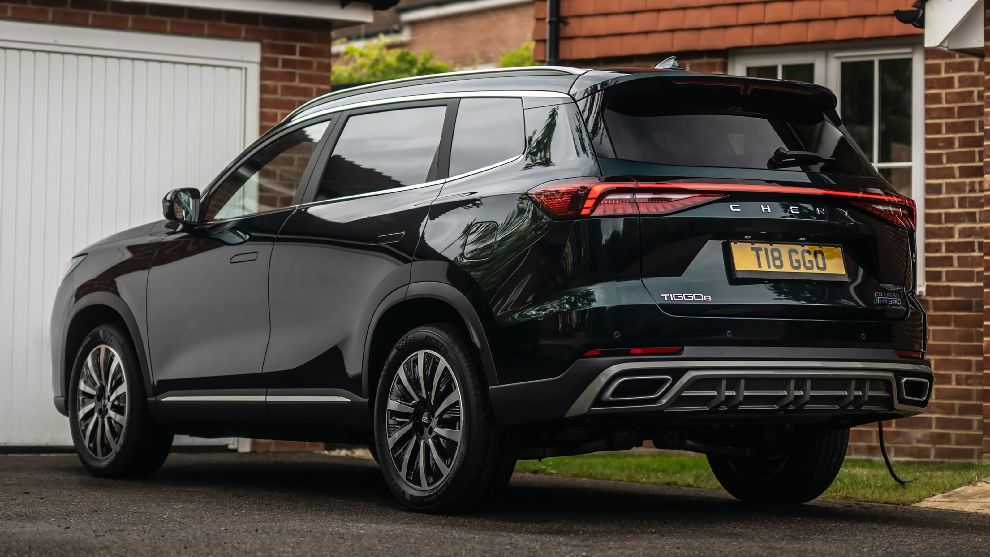 Chery Tiggo 8 - static rear 3/4