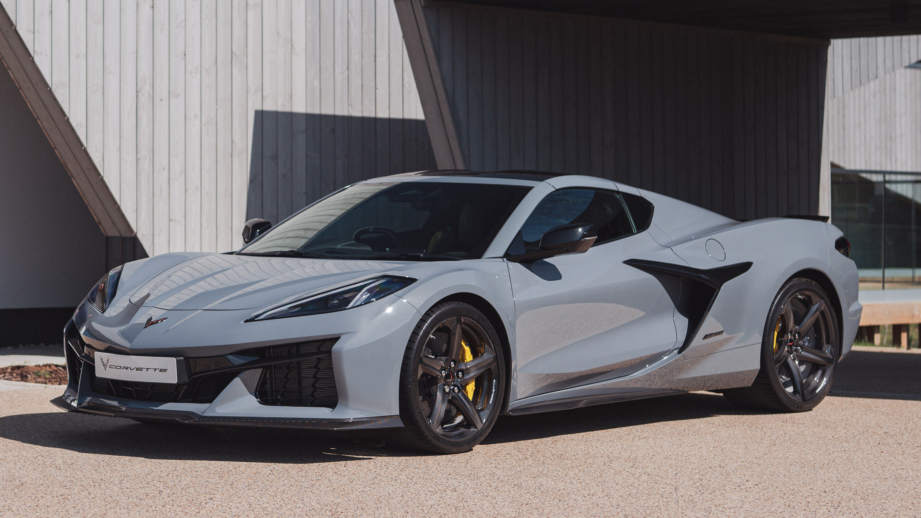 Chevrolet Corvette E-Ray - front