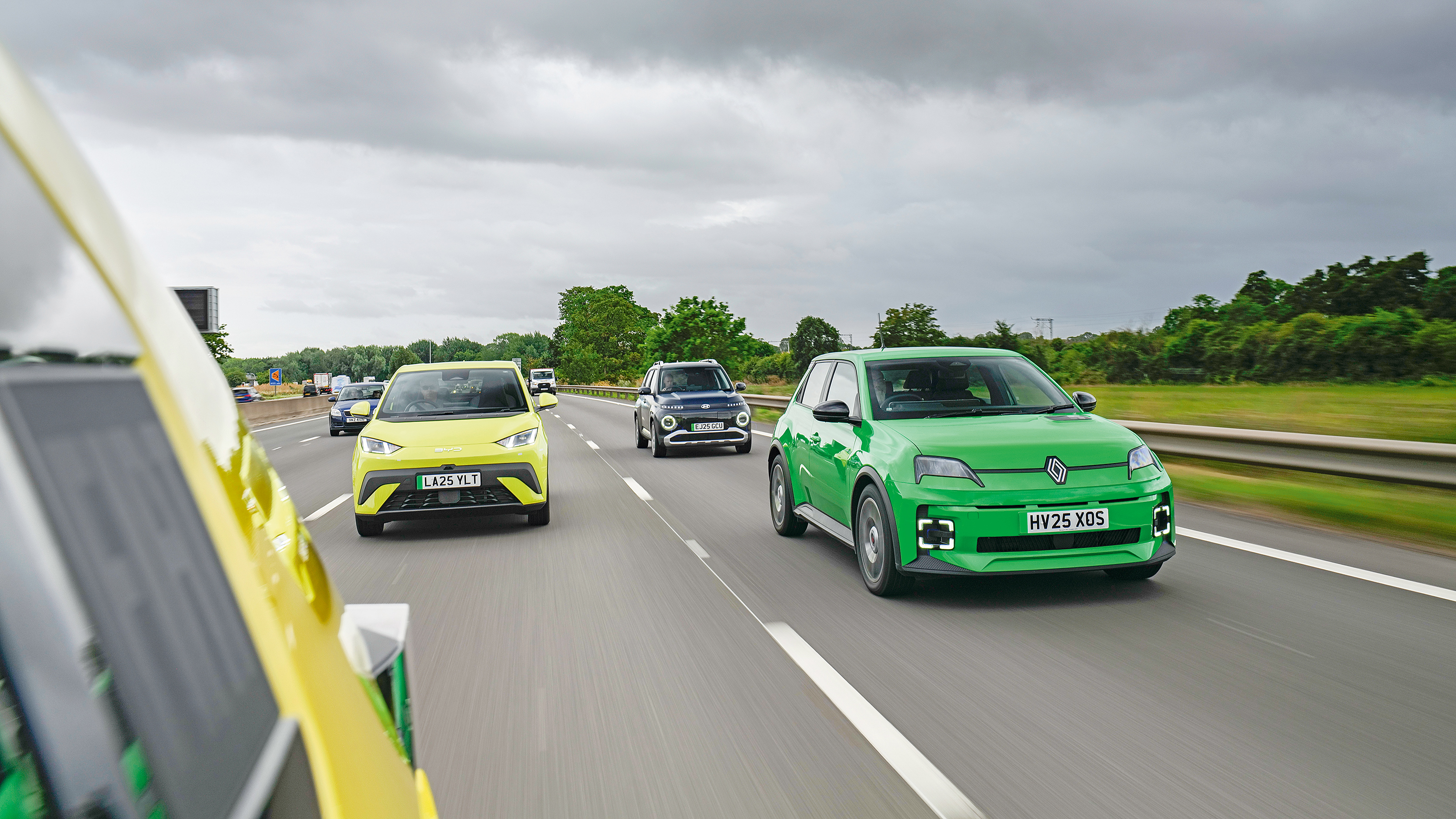 Renault 5, BYD Dolphin Surf and Hyundai Inster - front tracking