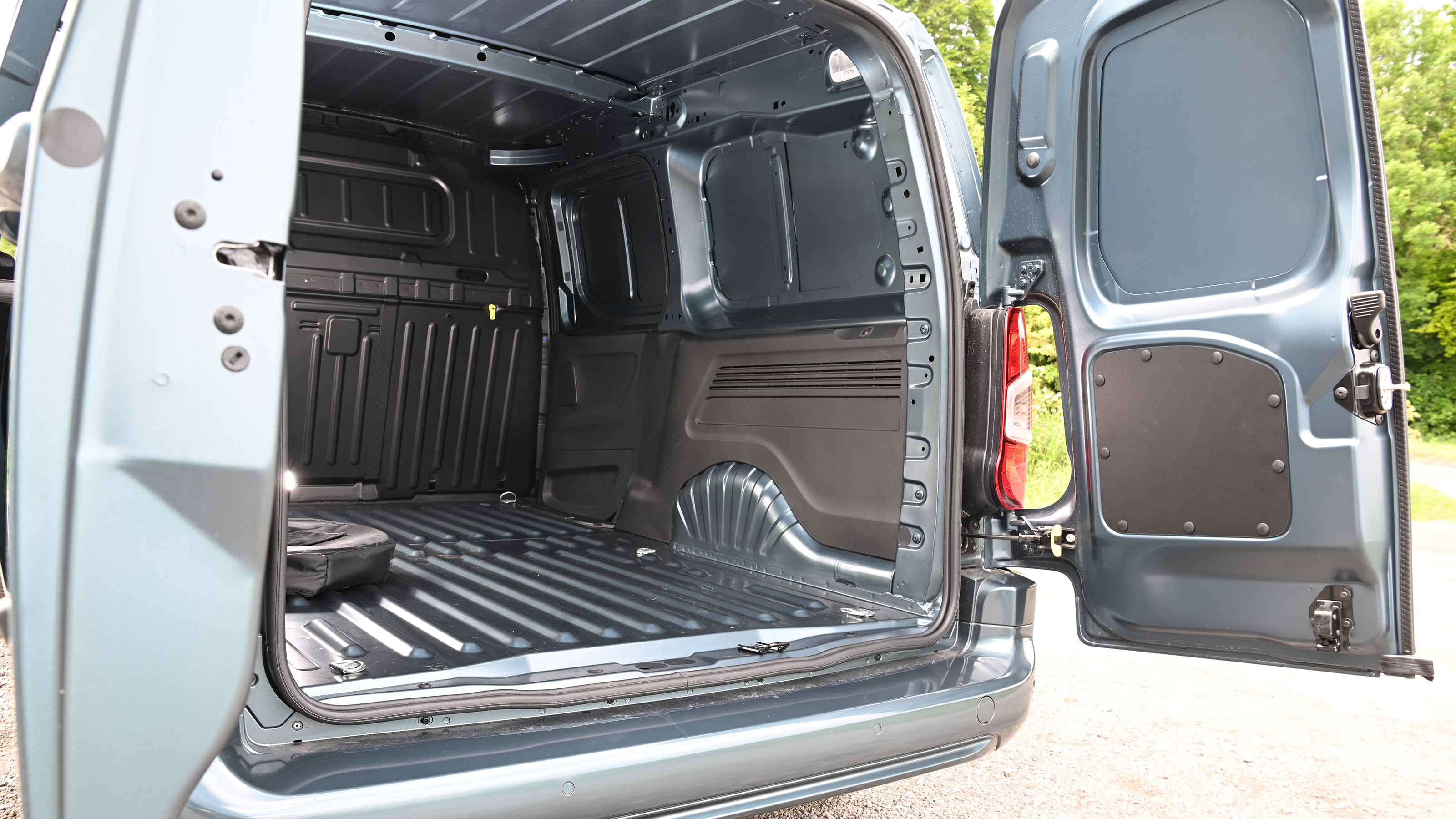 Fiat e-Doblo - cargo bay (rear)