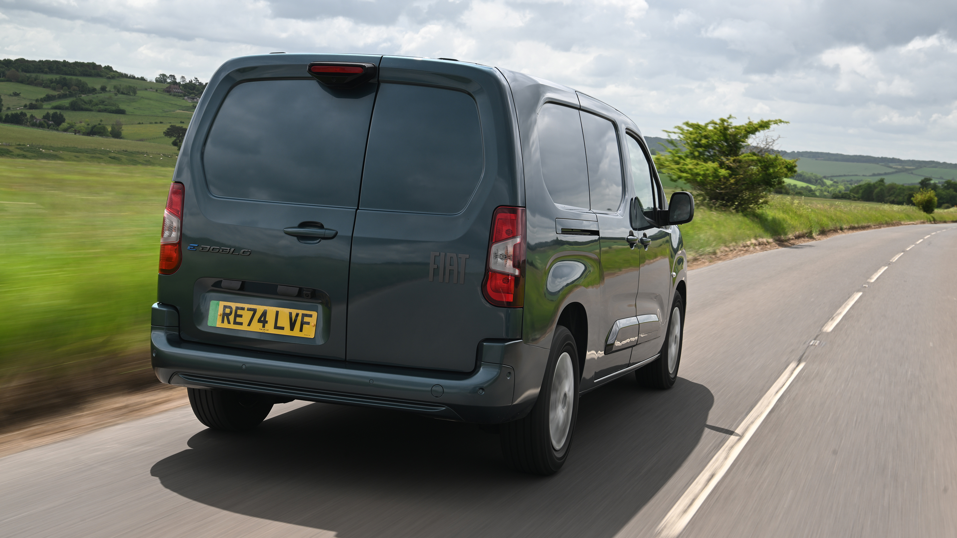 Fiat e-Doblo - rear tracking