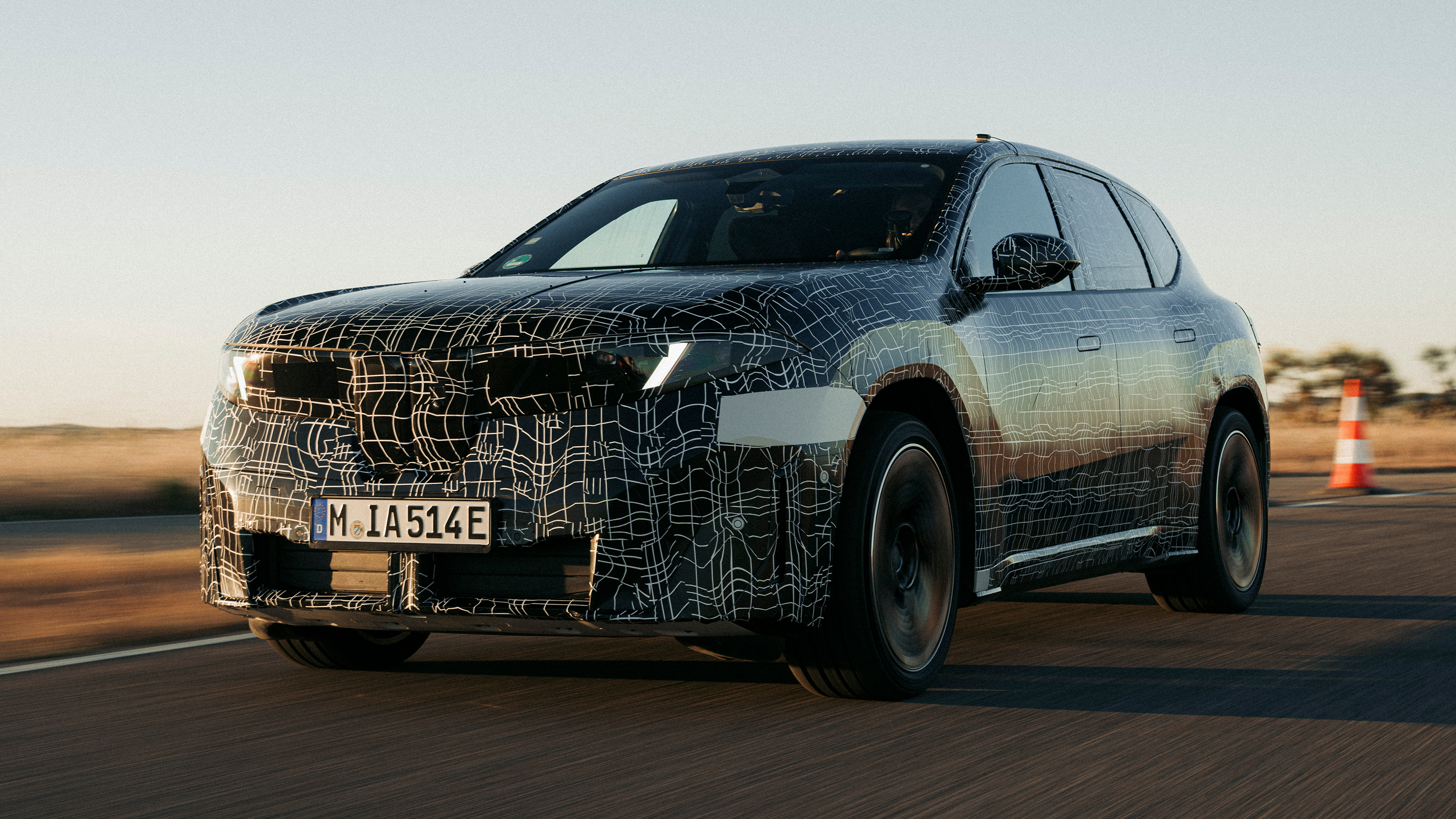BMW iX3 - front tracking