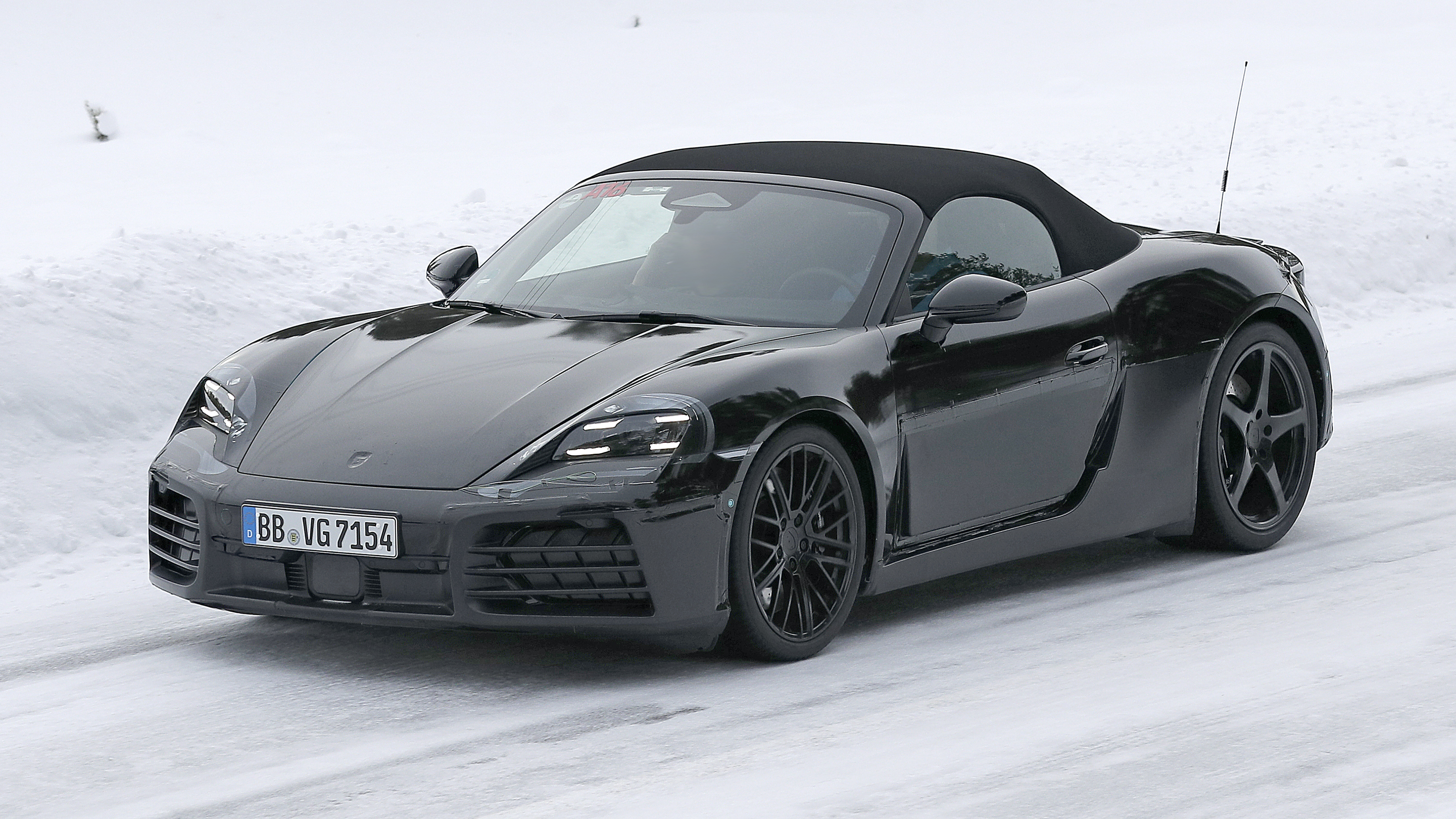 Porsche Boxster EV - front tracking