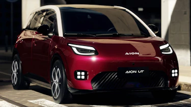 GAC Aion UT - front 3/4