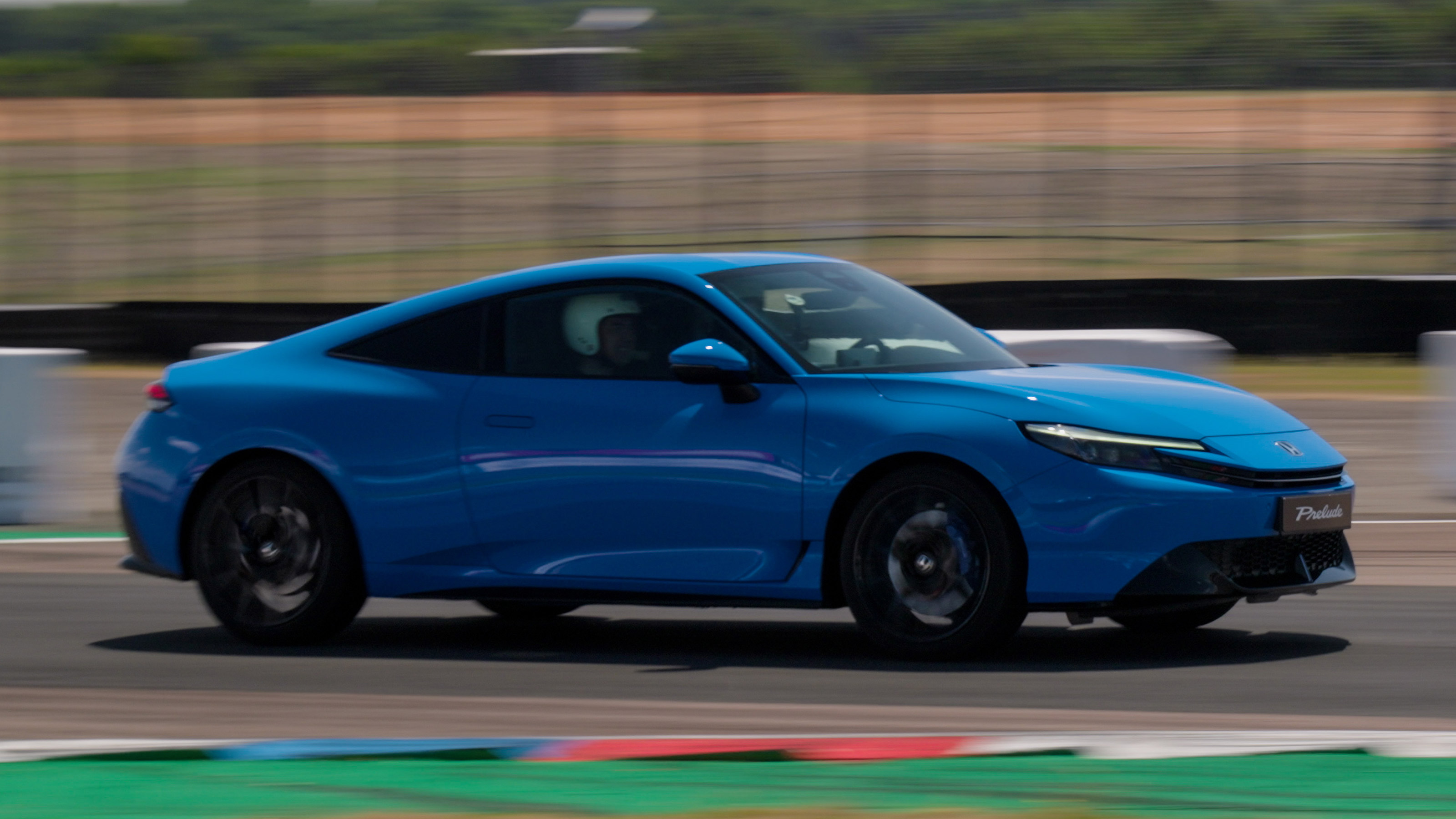 Honda Prelude - front action