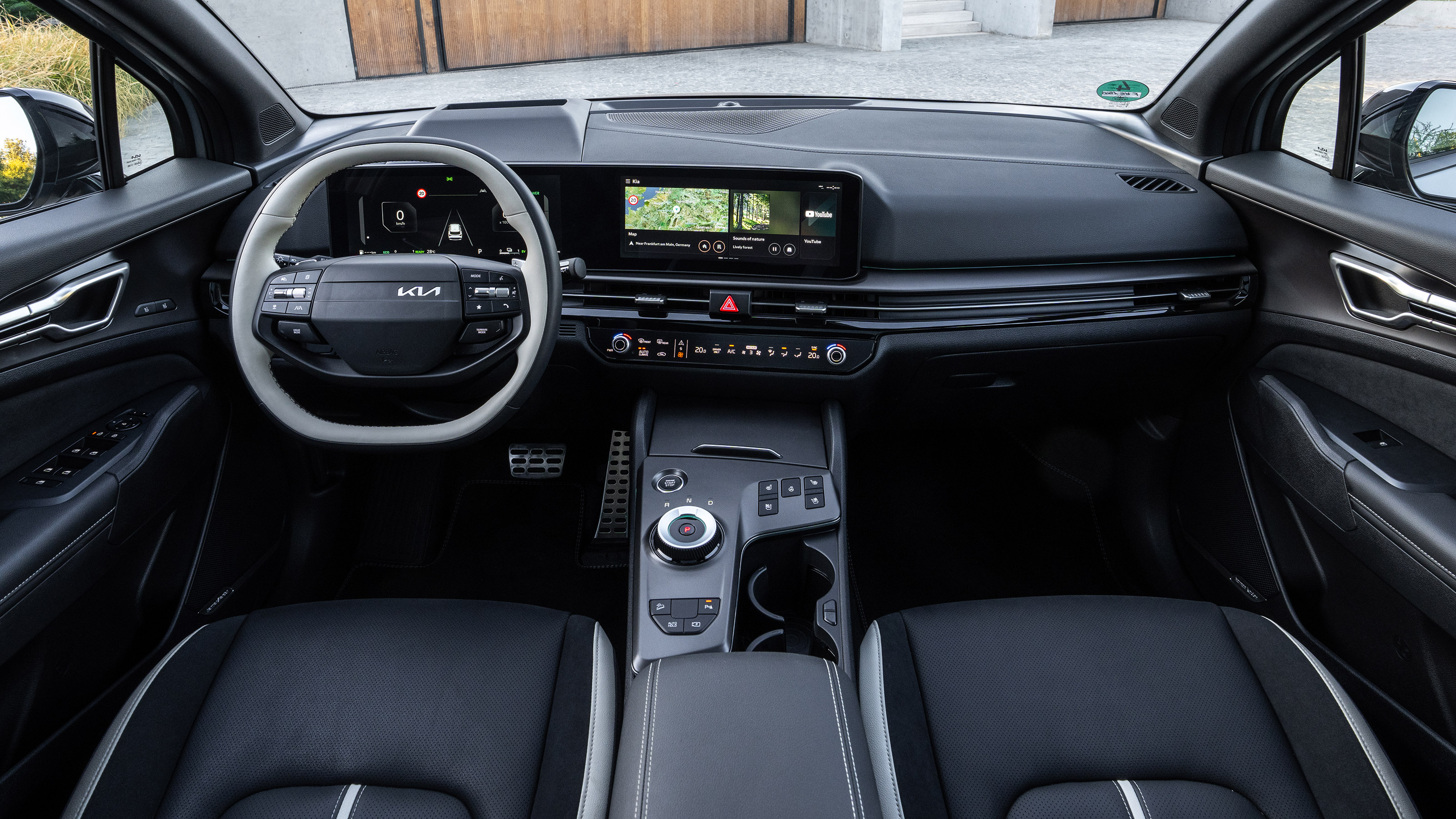 Kia Sportage - cabin