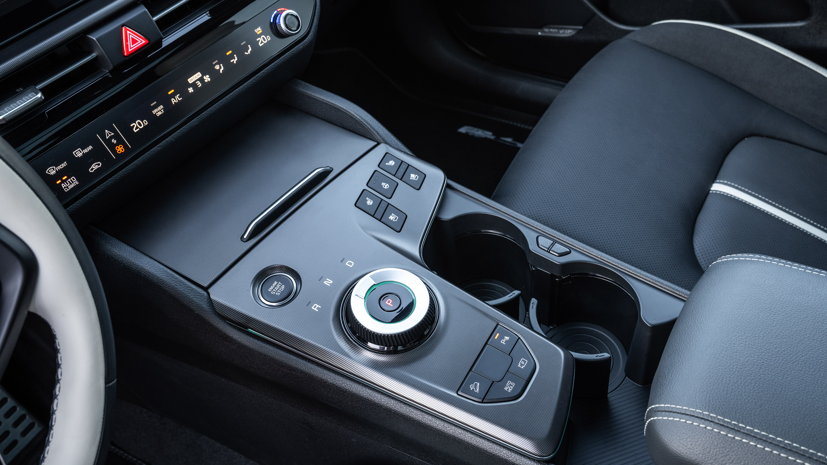 Kia Sportage - centre console
