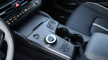 Kia Sportage - centre console