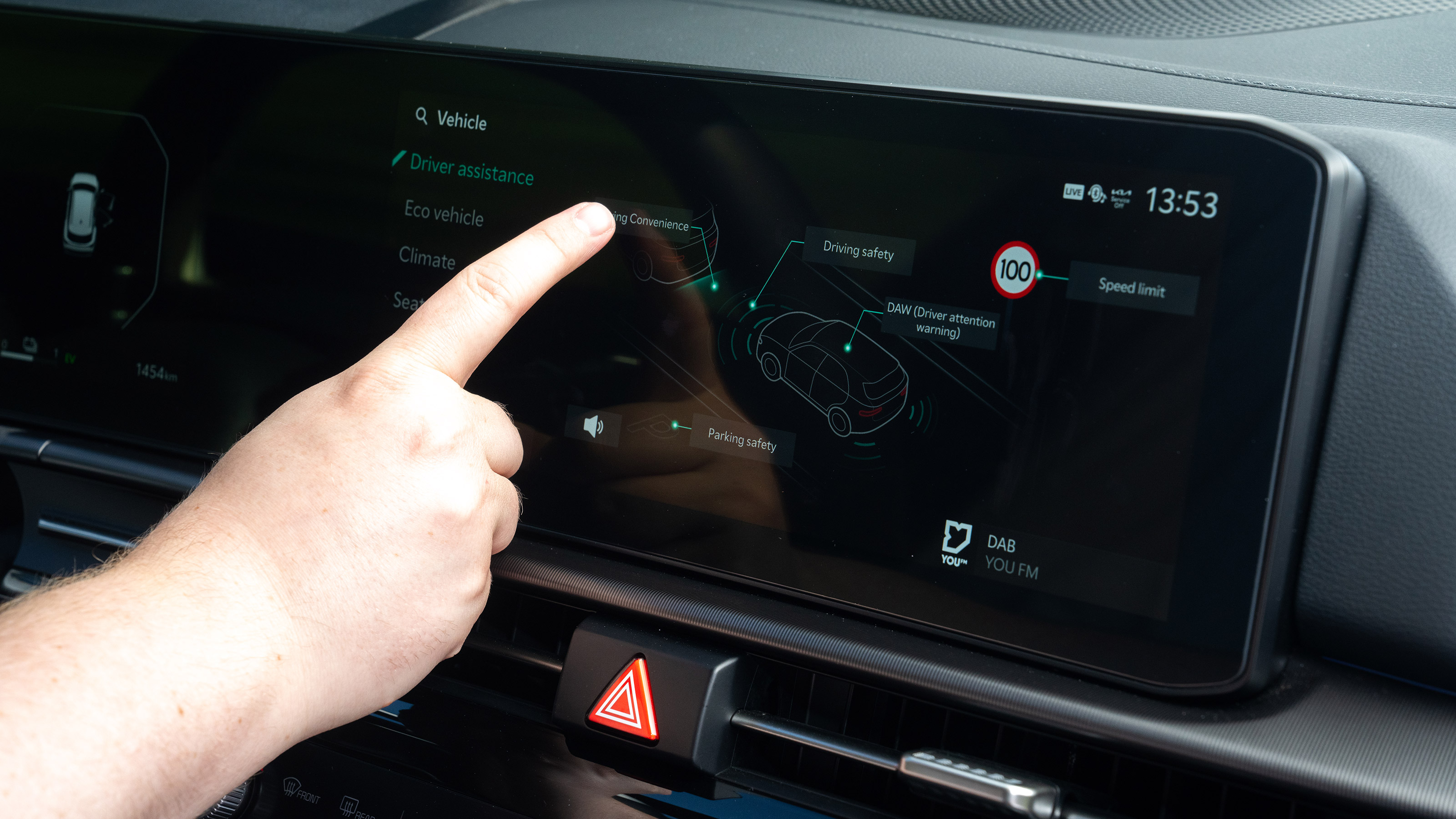 Kia Sportage - screen