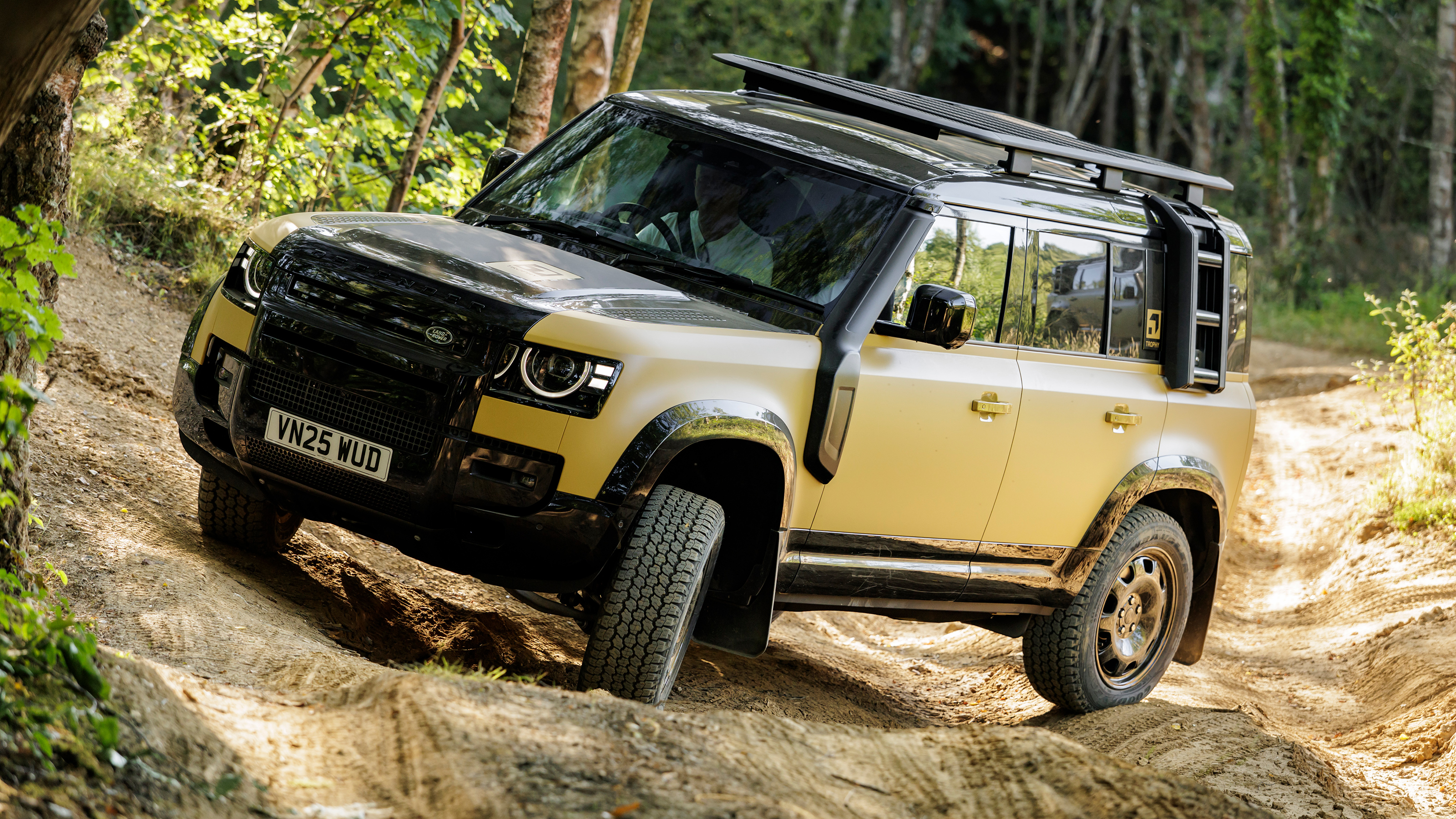 New Land Rover Defender Trophy Edition - front action