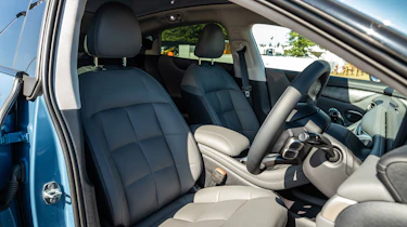 MG IM5 - Goodwood front seats