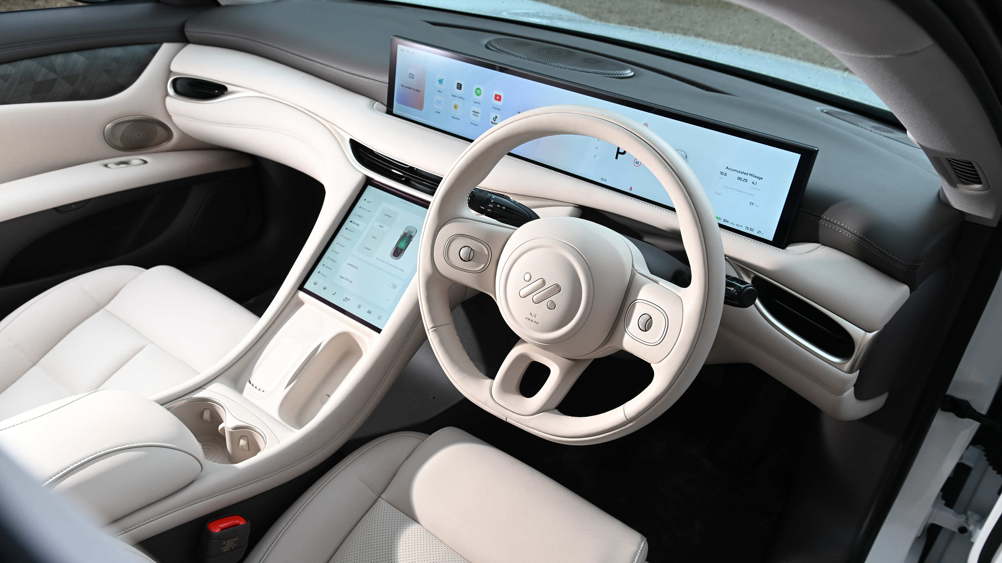 MG IM5 - interior