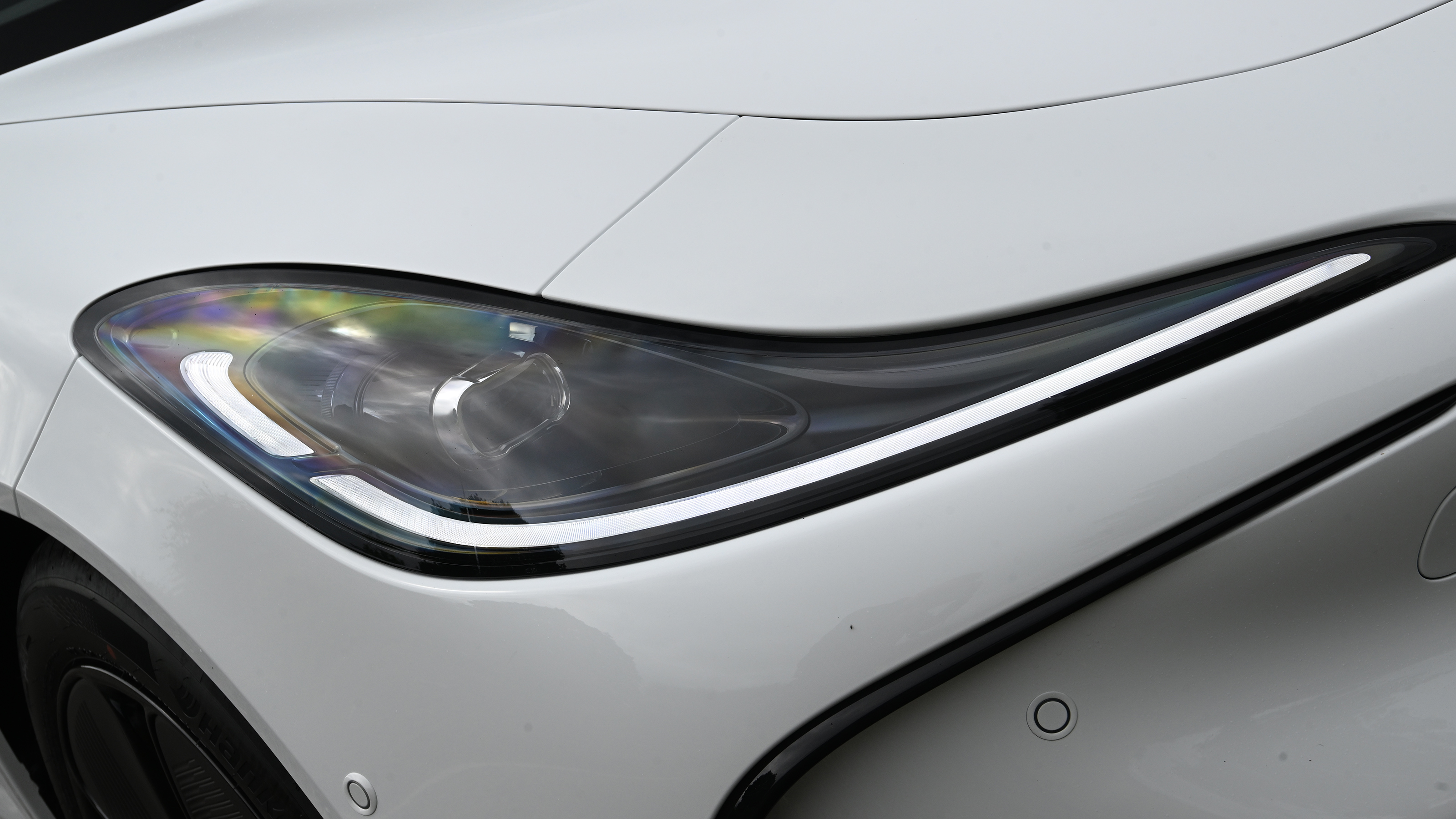 MG IM5 - headlight