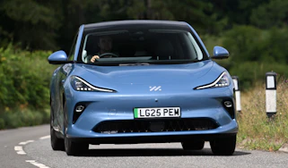 MG IM6 - front cornering