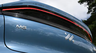 MG IM6 - rear detail