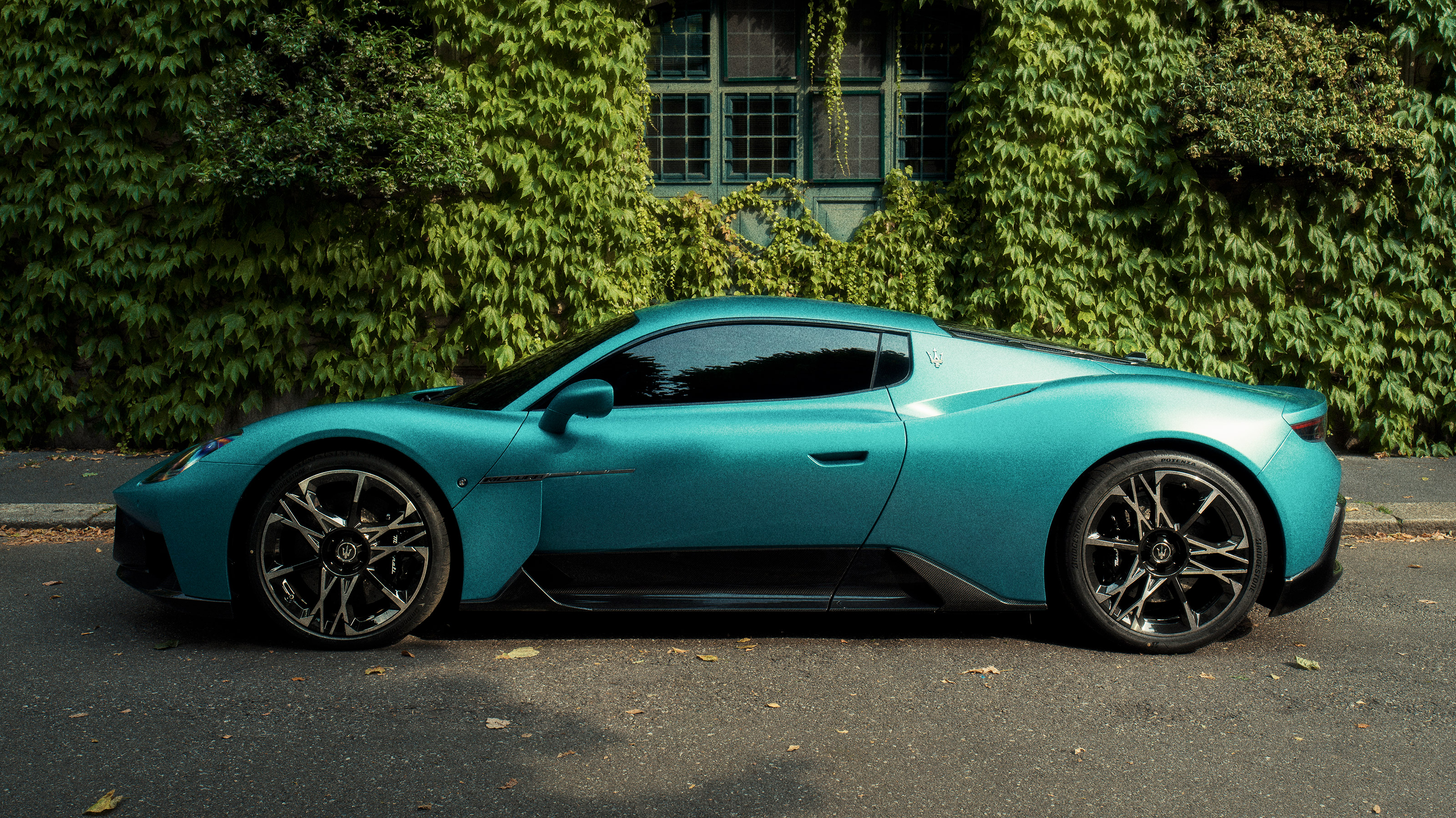 Maserati MCPura - side