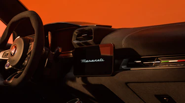 Maserati MCPura - cabin