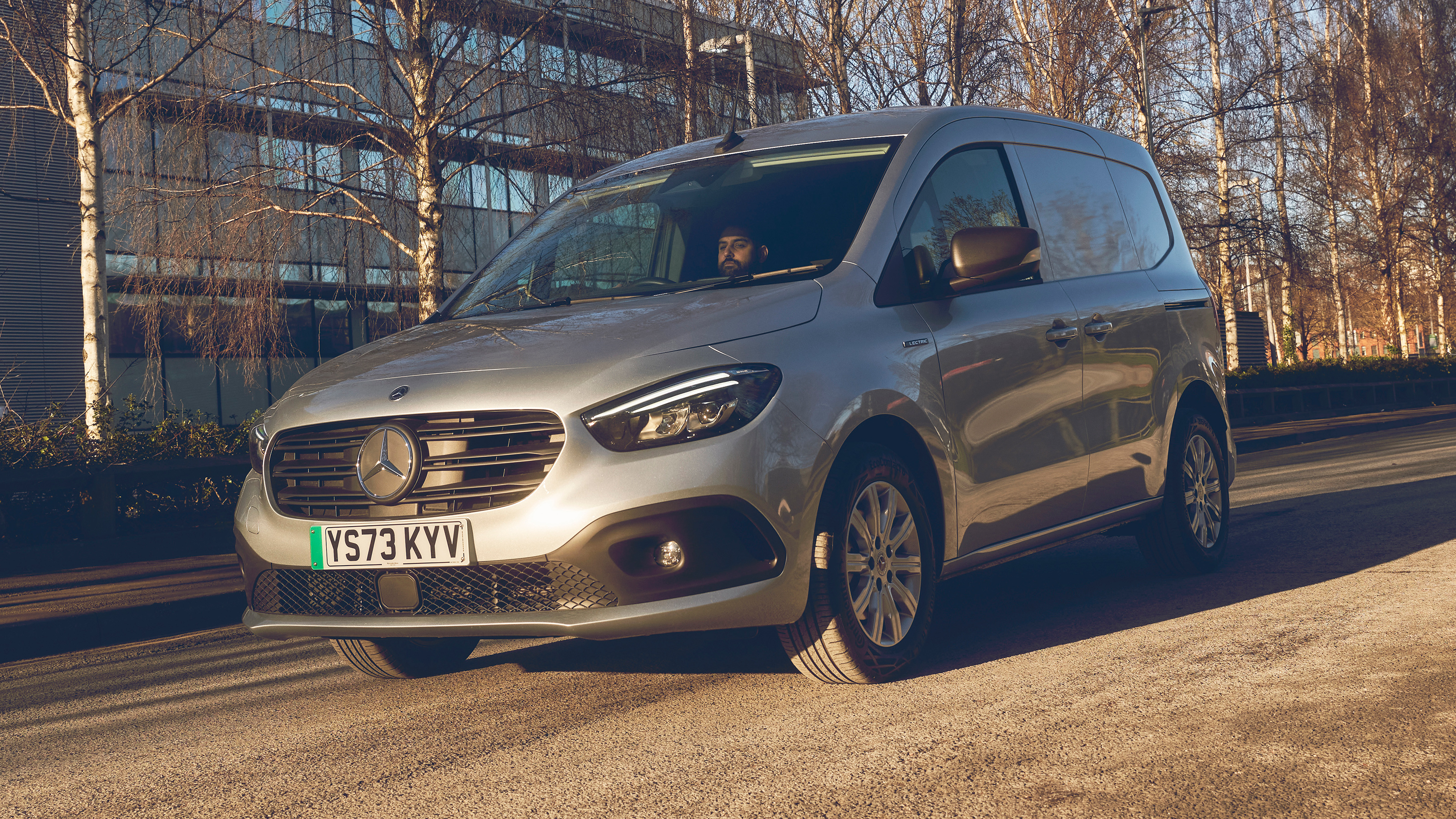 Mercedes eCitan - front tracking