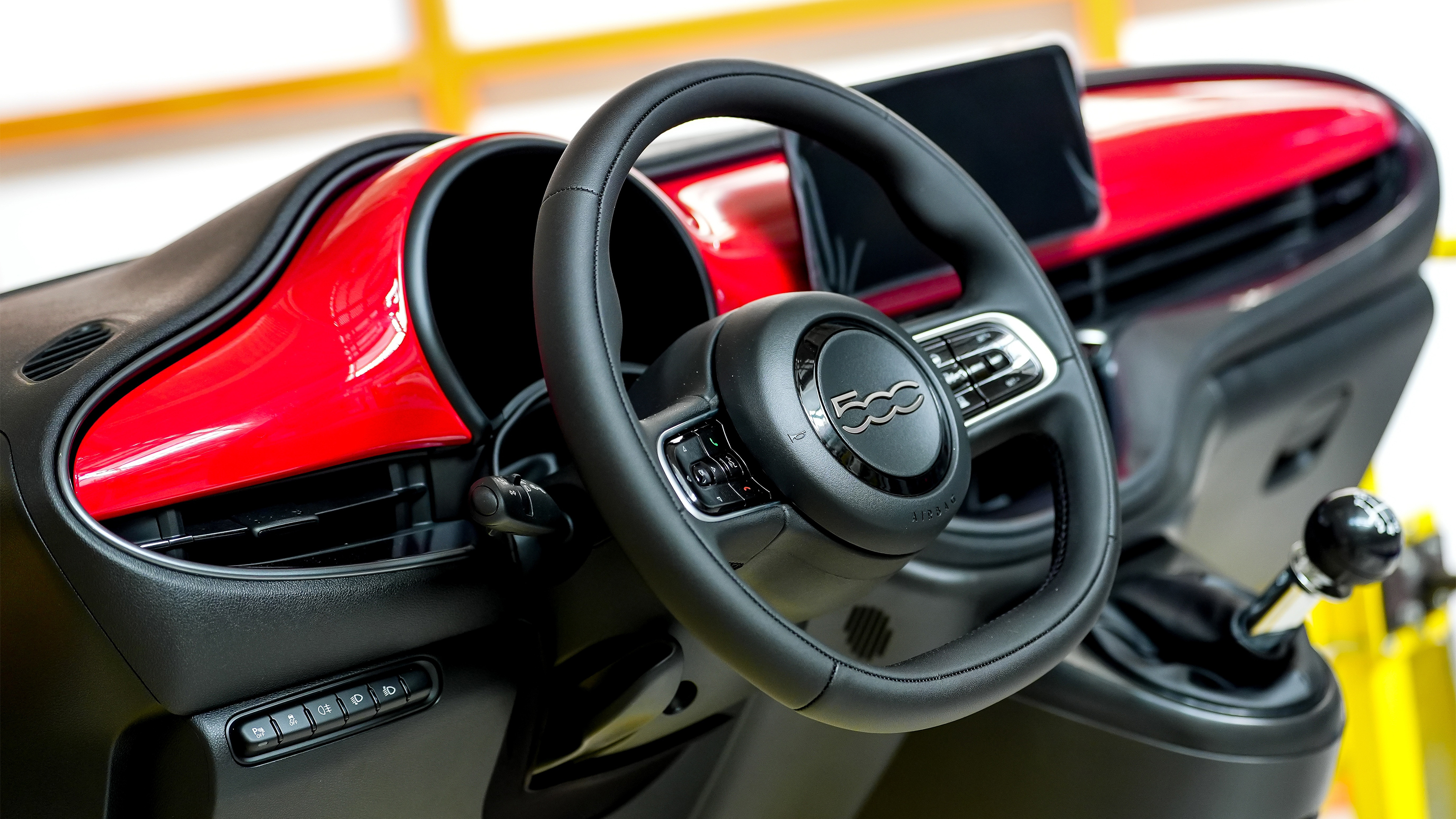 New Fiat 500 Hybrid - steering wheel