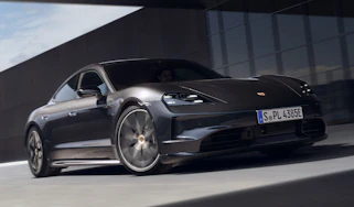 Porsche Taycan Black Edition - front
