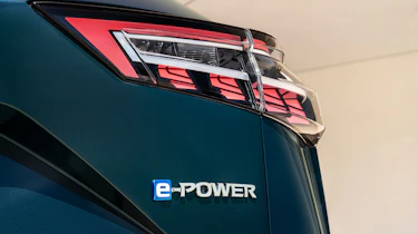 Nissan Qashqai e-Power Tekna+ - tail light